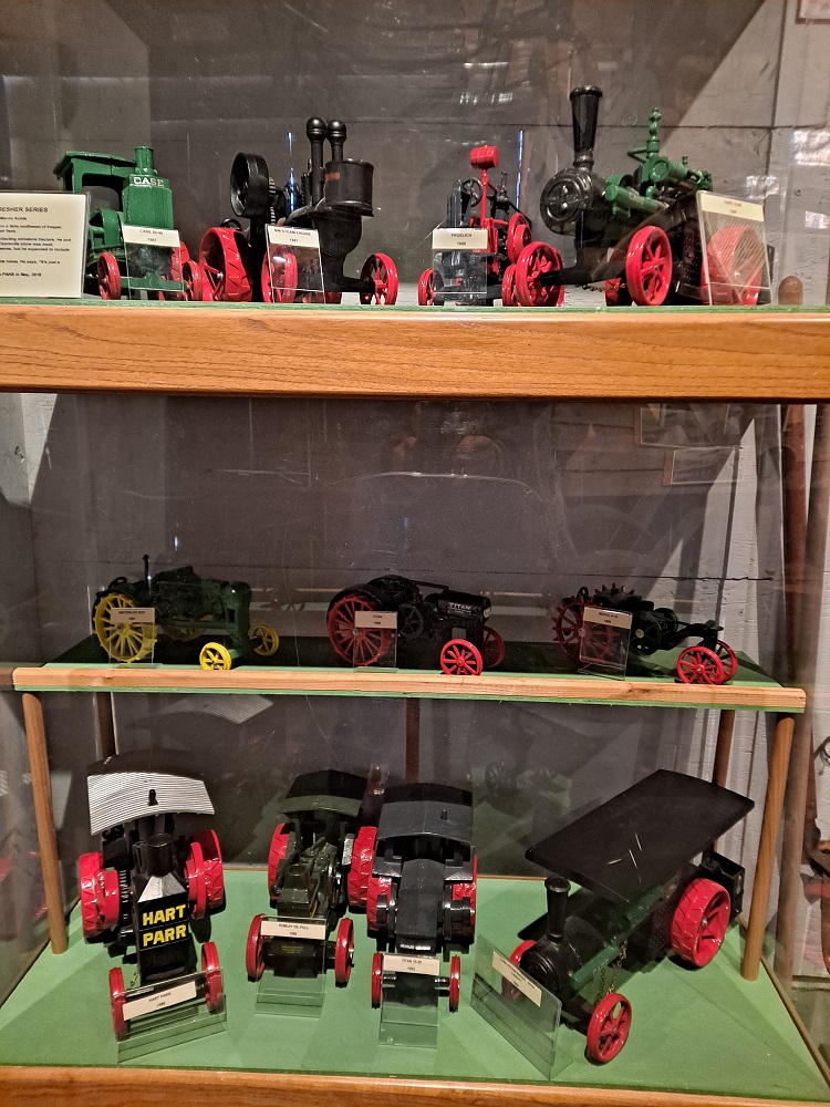 Model Steam Tractors Display