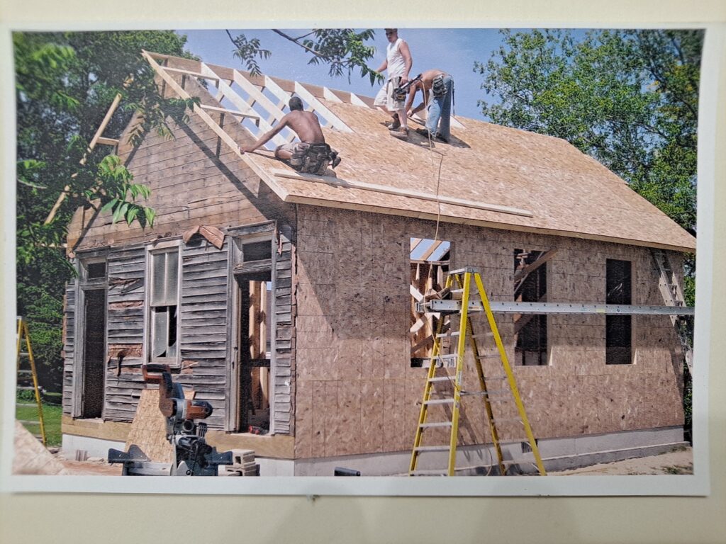 Construction of the new roof